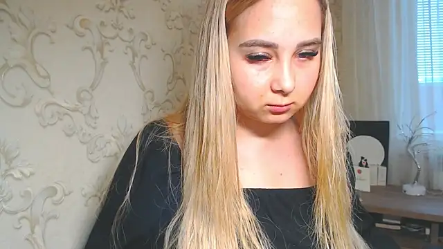 DolphinDreams online show from April 10, 2026, 7:24 am