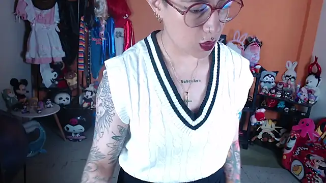MissMiia2 online show from June 2, 2026, 12:40 pm
