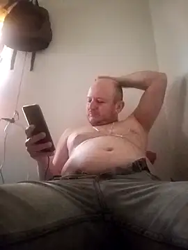 Snapshot of gato- chatting on December 5, 2024, 9:50 pm gato- online show from December 5, 2024, 9:50 pm