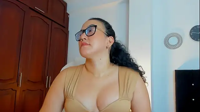 kathyajhonss online show from November 17, 2025, 11:43 pm