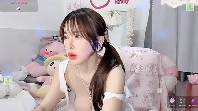 Snapshot of Carly_1 chatting on May 11, 2026, 4:04 pm Carly 1 online show from May 11, 2026, 4:04 pm
