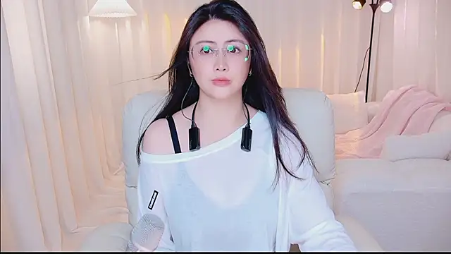 Snapshot of Daisy7_11 chatting on June 27, 2026, 12:44 pm Daisy7 11 online show from June 27, 2026, 12:44 pm