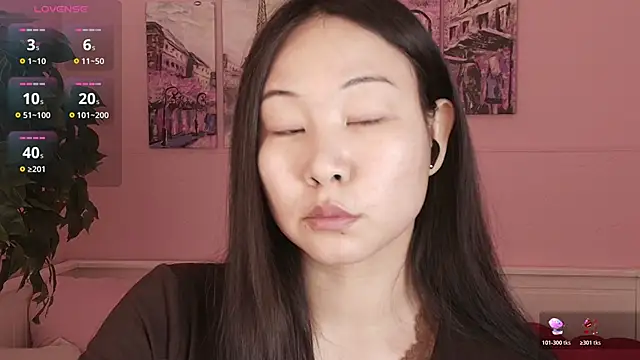 Snapshot of Inari_Okami_ chatting on May 30, 2026, 10:23 am Inari Okami online show from May 30, 2026, 10:23 am