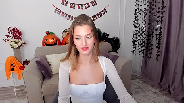 NaturalBeaty online show from October 21, 2025, 3:51 am