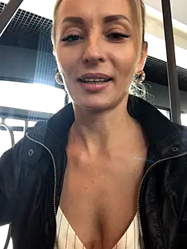 Snapshot of Diamond_Bunny_ chatting on September 23, 2025, 4:32 pm Diamond Bunny online show from September 23, 2025, 4:32 pm