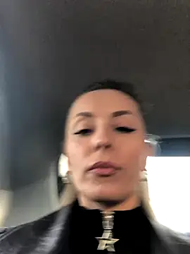 Snapshot of Diamond_Bunny_ chatting on November 5, 2025, 1:55 pm Diamond Bunny online show from November 5, 2025, 1:55 pm