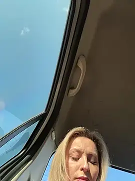 Diamond Bunny  online show from February 20, 2026, 1:22 pm