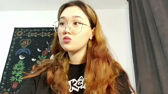 Snapshot of Jennatyan chatting on October 1, 2025, 10:10 am Jennatyan online show from October 1, 2025, 10:10 am