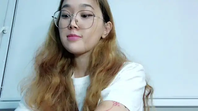 Snapshot of Jennatyan chatting on November 18, 2025, 2:43 pm Jennatyan online show from November 18, 2025, 2:43 pm