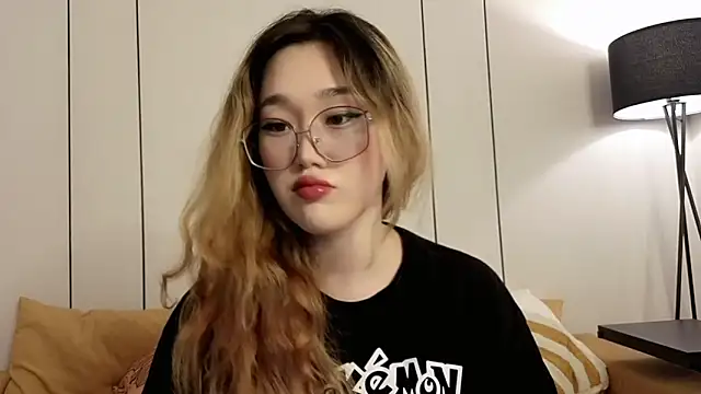 Jennatyan online show from March 23, 2026, 7:23 am