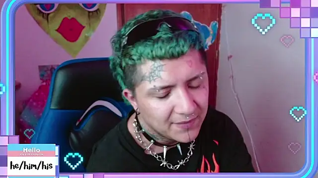 Snapshot of masterkevinftm chatting on February 10, 2025, 1:01 pm masterkevinftm online show from February 10, 2025, 1:01 pm