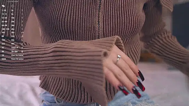 Snapshot of Miss_miracle chatting on October 17, 2025, 4:04 am Miss miracle online show from October 17, 2025, 4:04 am