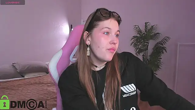 Colleen Blake online show from November 14, 2025, 5:00 pm