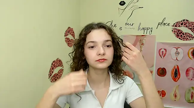  SusieSu  online show from December 6, 2024, 11:25 pm