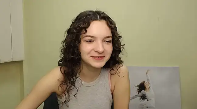  SusieSu  online show from December 8, 2024, 1:25 pm