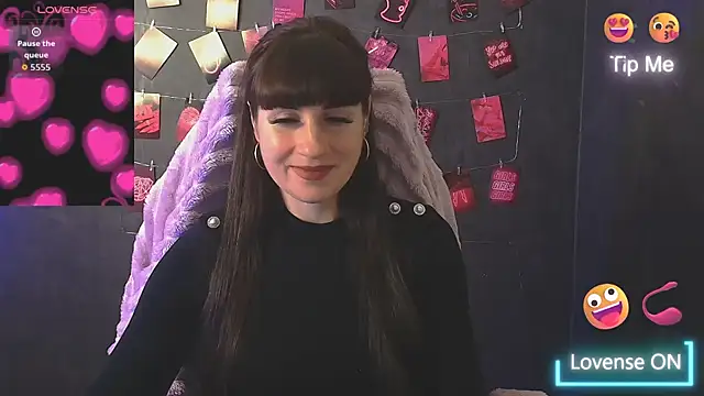 Snapshot of Violla_My chatting on October 18, 2025, 5:43 am Violla My online show from October 18, 2025, 5:43 am