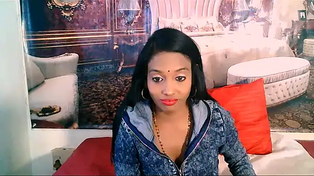 Snapshot of IndianLoveBug chatting on October 13, 2025, 6:46 am IndianLoveBug online show from October 13, 2025, 6:46 am