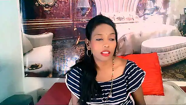 Snapshot of IndianLoveBug chatting on October 14, 2025, 5:30 am IndianLoveBug online show from October 14, 2025, 5:30 am