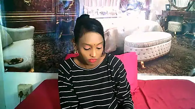 Snapshot of IndianLoveBug chatting on October 29, 2025, 5:20 am IndianLoveBug online show from October 29, 2025, 5:20 am