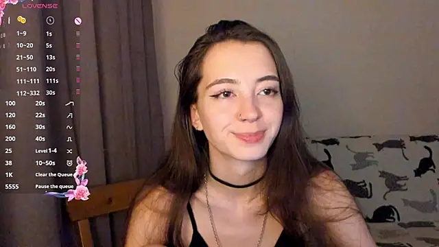 EvaBradley online show from December 2, 2025, 7:09 pm