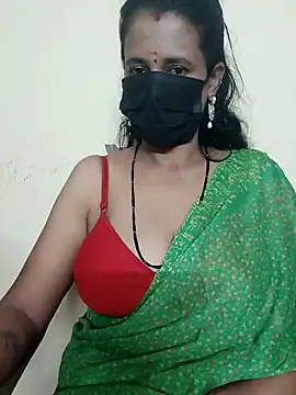 Snapshot of akshara_22 chatting on January 18, 2025, 2:44 pm akshara 22 online show from January 18, 2025, 2:44 pm