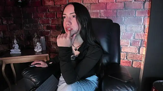 Scarlett  Fox   online show from March 2, 2026, 11:28 am