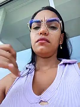 Snapshot of Sara-77 chatting on September 24, 2025, 3:15 pm Sara-77 online show from September 24, 2025, 3:15 pm