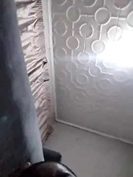 Snapshot of hugecrksam chatting on December 21, 2025, 1:57 am hugecrksam online show from December 21, 2025, 1:57 am