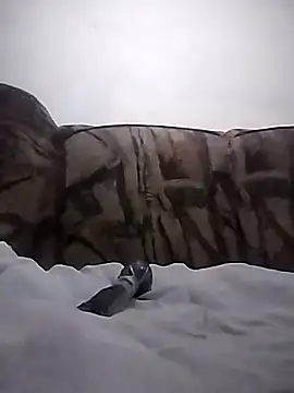 Snapshot of hugecrksam chatting on February 7, 2026, 9:51 pm hugecrksam online show from February 7, 2026, 9:51 pm