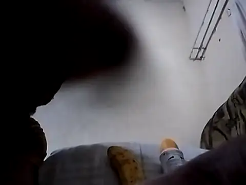 Snapshot of hugecrksam chatting on February 28, 2026, 5:58 pm hugecrksam online show from February 28, 2026, 5:58 pm