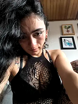 Lila Desiree online show from February 13, 2026, 3:19 pm