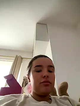 maisiesmithx online show from October 8, 2025, 10:57 am