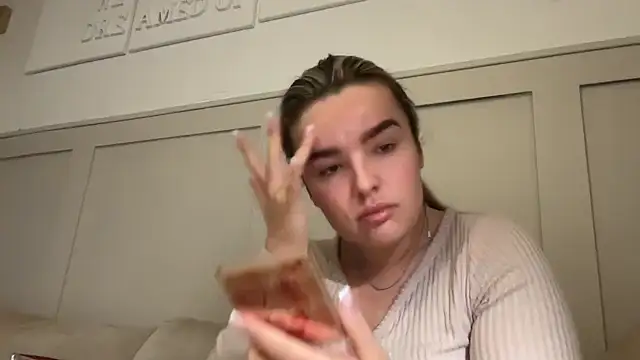 maisiesmithx online show from November 7, 2025, 10:59 am