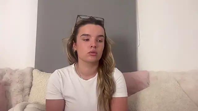 maisiesmithx online show from July 5, 2026, 9:22 pm