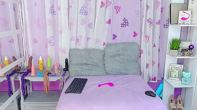 Snapshot of DevoniCollins chatting on February 7, 2025, 7:38 pm DevoniCollins online show from February 7, 2025, 7:38 pm