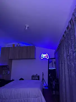 sue   0 online show from March 12, 2025, 11:22 pm