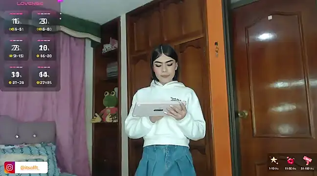 Snapshot of cuttebabe_ chatting on January 9, 2025, 3:26 am cuttebabe online show from January 9, 2025, 3:26 am