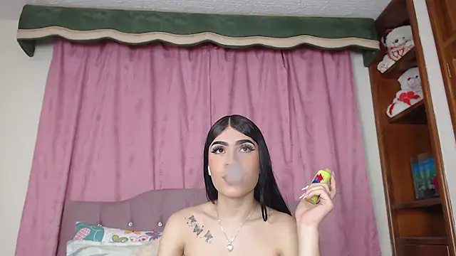 Snapshot of cuttebabe_ chatting on March 14, 2025, 12:21 am cuttebabe online show from March 14, 2025, 12:21 am