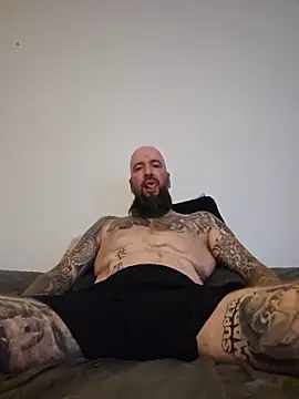 Snapshot of Beardedtattood chatting on June 23, 2026, 12:19 am Beardedtattood online show from June 23, 2026, 12:19 am
