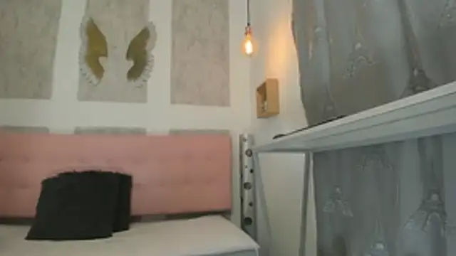 zhamira 21 online show from March 15, 2026, 8:04 pm