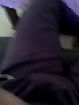 Snapshot of SuranSexy33 chatting on December 5, 2024, 5:15 am SuranSexy33 online show from December 5, 2024, 5:15 am