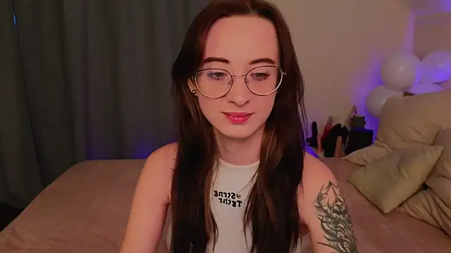 Snapshot of Dark_Lola_ chatting on February 21, 2025, 9:34 am Dark Lola online show from February 21, 2025, 9:34 am