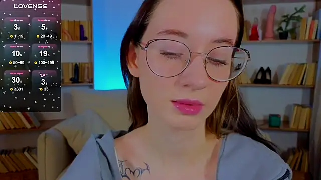 Snapshot of Dark_Lola_ chatting on March 4, 2025, 5:42 am Dark Lola online show from March 4, 2025, 5:42 am