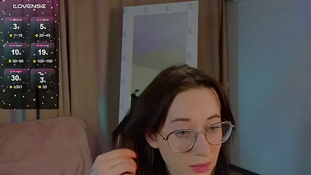 Snapshot of Dark_Lola_ chatting on March 8, 2025, 9:39 am Dark Lola online show from March 8, 2025, 9:39 am
