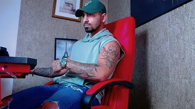 Snapshot of NigelBoydXXX chatting on December 19, 2024, 7:40 am NigelBoydXXX online show from December 19, 2024, 7:40 am