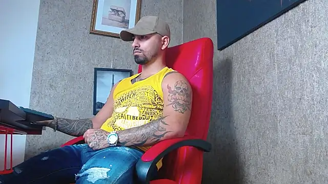 Snapshot of NigelBoydXXX chatting on December 28, 2024, 9:51 pm NigelBoydXXX online show from December 28, 2024, 9:51 pm