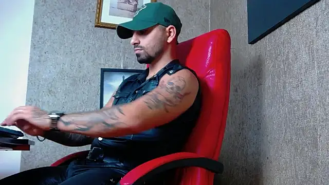 Snapshot of NigelBoydXXX chatting on January 25, 2025, 6:57 pm NigelBoydXXX online show from January 25, 2025, 6:57 pm