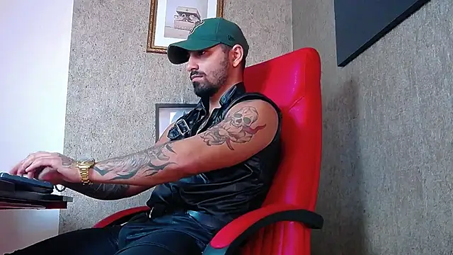 Snapshot of NigelBoydXXX chatting on February 19, 2025, 10:01 am NigelBoydXXX online show from February 19, 2025, 10:01 am