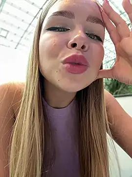 mur girl online show from February 28, 2025, 8:31 am