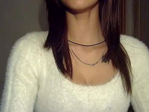 MAAYRA 09 online show from December 5, 2025, 1:47 am